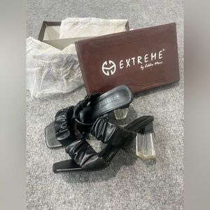 Woman’s size 6 open toe heels